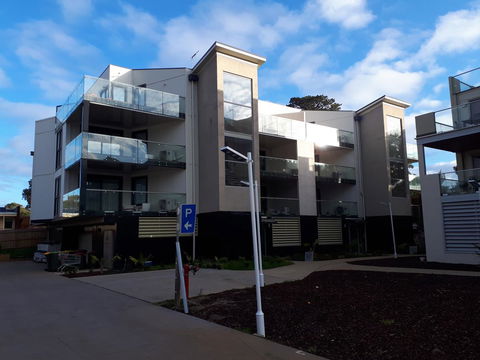 Apartments In Phillip Island Towers - Block C - Tourism Townsville 17