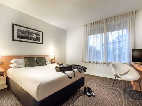Ibis Melbourne Hotel And Apartments - Tourism Townsville 0