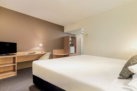 Ibis Melbourne Hotel And Apartments - Tourism Townsville 6