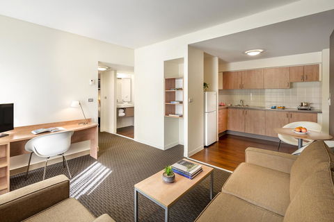 Ibis Melbourne Hotel And Apartments - Tourism Townsville 12