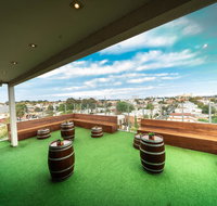 Summer House Melbourne Backpackers - Tourism Townsville