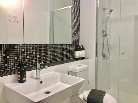 Nest-Apartments Sea View Apartments - Tourism Townsville 7
