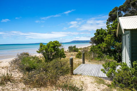 Beach Front Beauty - Ocean Front Views - Tourism Townsville 14