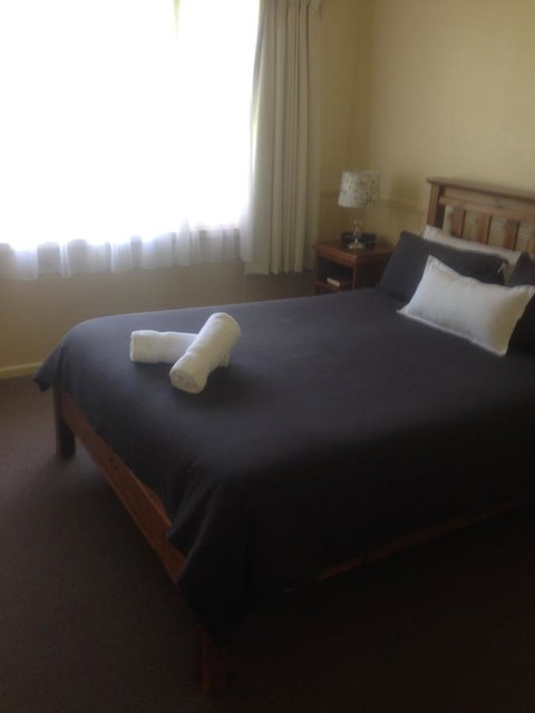 Viewhill Holiday Units - Tourism Townsville 9