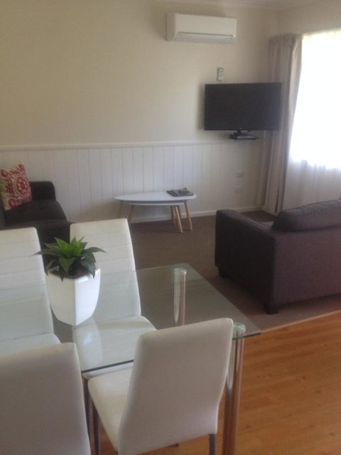 Viewhill Holiday Units - Tourism Townsville 10
