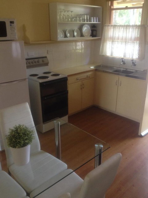 Viewhill Holiday Units - Tourism Townsville 6