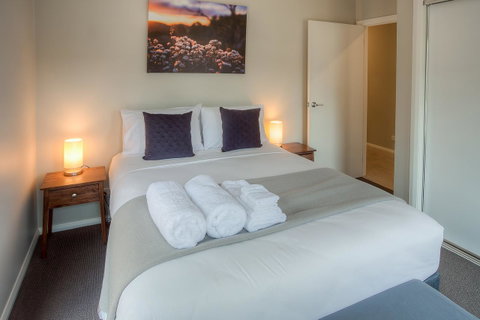 Luxury Abalina Cottages - Tourism Townsville 9