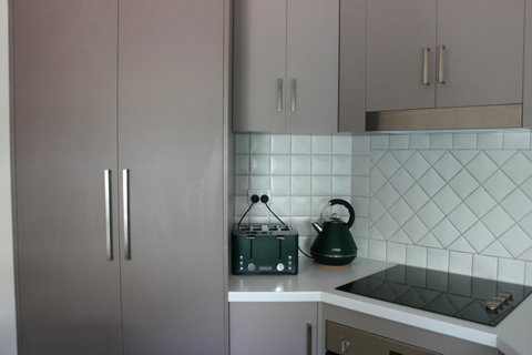 Luxury Abalina Cottages - Tourism Townsville 39