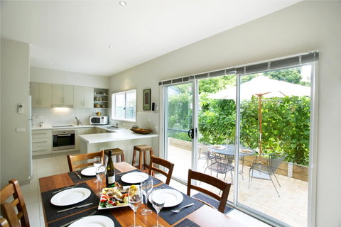 Luxury Abalina Cottages - Tourism Townsville 28