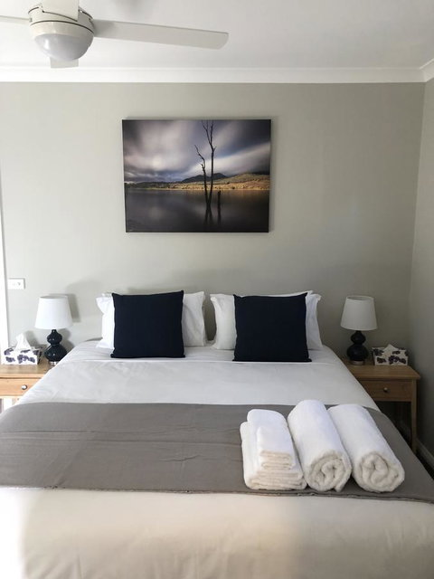 Luxury Abalina Cottages - Tourism Townsville 26