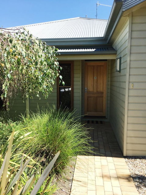 Luxury Abalina Cottages - Tourism Townsville 36