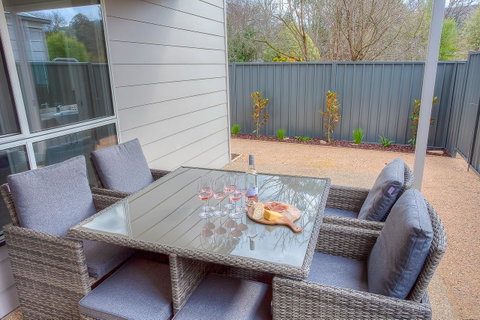 Luxury Abalina Cottages - Tourism Townsville 8