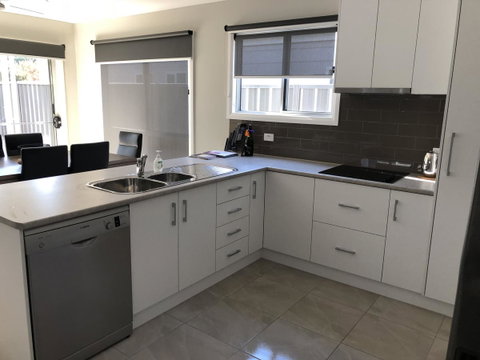 Luxury Abalina Cottages - Tourism Townsville 18