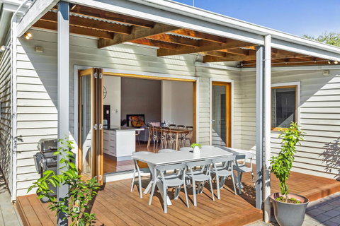 Central Bendigo Cottage, Walk To Everywhere!! - Tourism Townsville 2
