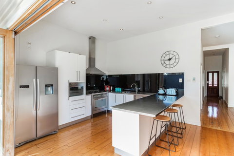 Central Bendigo Cottage, Walk To Everywhere!! - Tourism Townsville 7