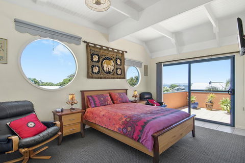 Black Dolphin Beach Penthouse - Tourism Townsville 2