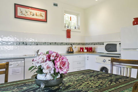 Black Dolphin Beach Penthouse - Tourism Townsville 17