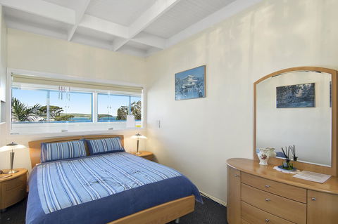 Black Dolphin Beach Penthouse - Tourism Townsville 8