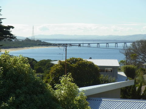 Black Dolphin Beach Penthouse - Tourism Townsville 14
