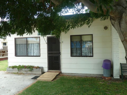 Beachcomber Holiday Units - Tourism Townsville 26