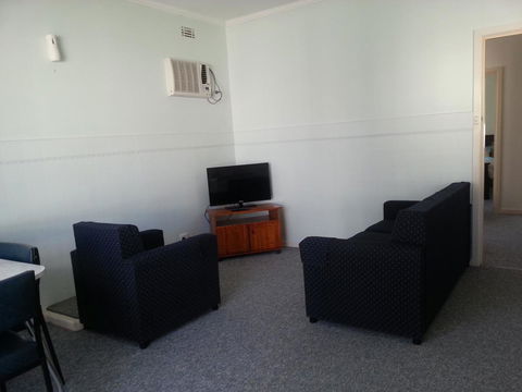 Beachcomber Holiday Units - Tourism Townsville 37