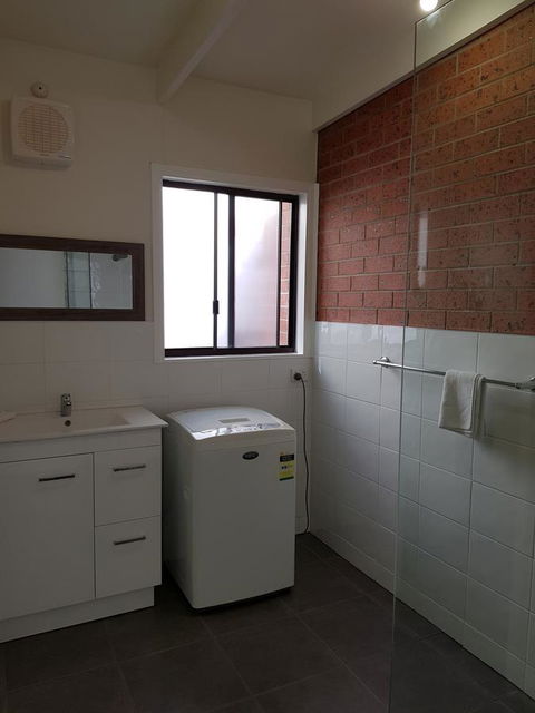 Beachcomber Holiday Units - Tourism Townsville 16