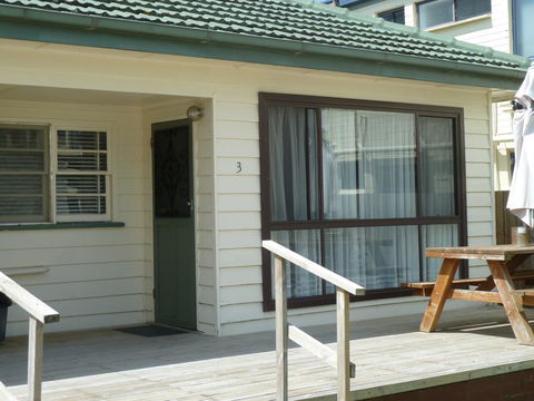 Beachcomber Holiday Units - Tourism Townsville 24