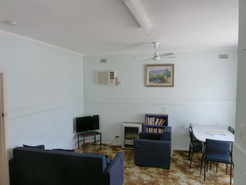Beachcomber Holiday Units - Tourism Townsville 32