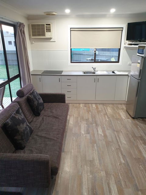 Beachcomber Holiday Units - Tourism Townsville 3