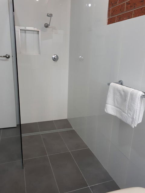 Beachcomber Holiday Units - Tourism Townsville 10