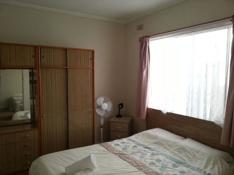 Beachcomber Holiday Units - Tourism Townsville 30