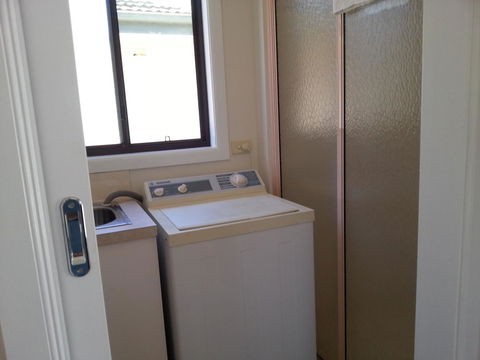 Beachcomber Holiday Units - Tourism Townsville 19