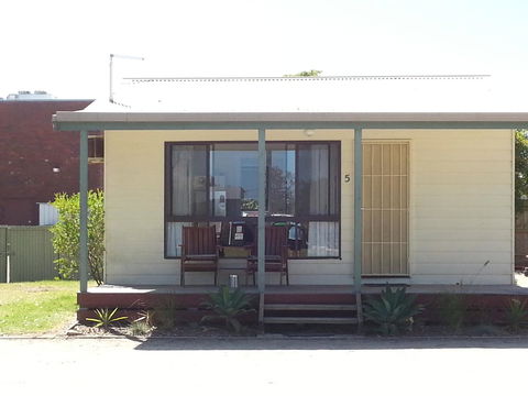 Beachcomber Holiday Units - Tourism Townsville 21
