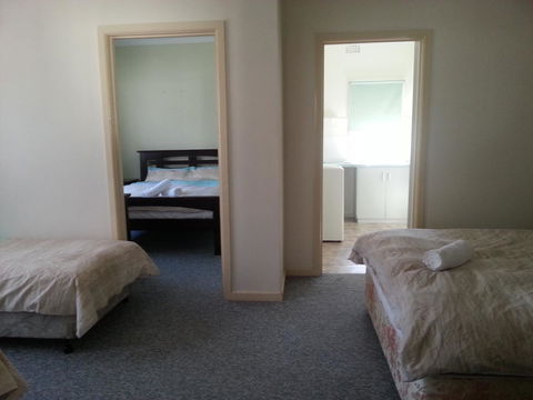 Beachcomber Holiday Units - Tourism Townsville 40