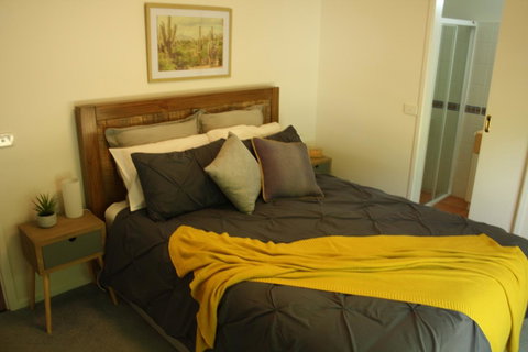4 Autumn Grove - Tourism Townsville 1