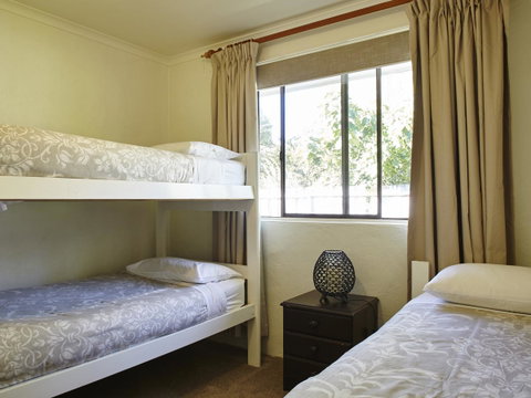 Willow Dene Holiday Apartments - Tourism Townsville 6