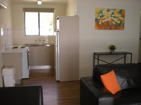 Willow Dene Holiday Apartments - Tourism Townsville 7