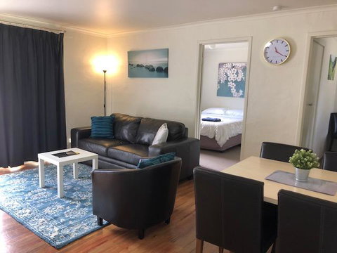 Willow Dene Holiday Apartments - Tourism Townsville 0