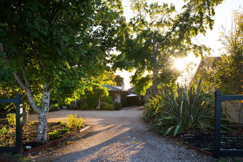 East Street Daylesford - Tourism Townsville 7
