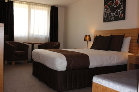 Bairnsdale International - Tourism Townsville 21