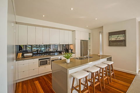 C-Scape Esplanade Cowes - Tourism Townsville 2