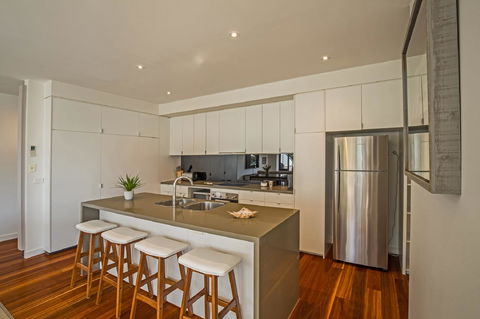 C-Scape Esplanade Cowes - Tourism Townsville 9
