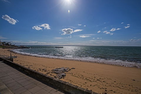 C-Scape Esplanade Cowes - Tourism Townsville 22