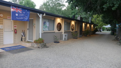 Adina Lodge Holiday Apartments - Tourism Townsville 4