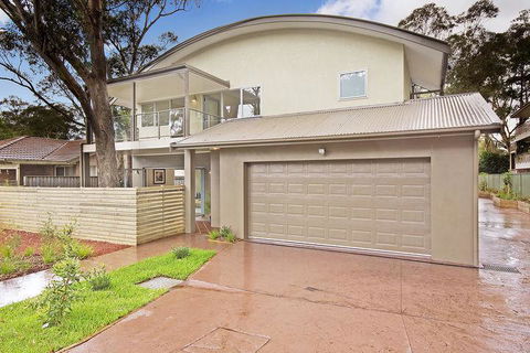 The Beach Townhouse - Tourism Townsville 1