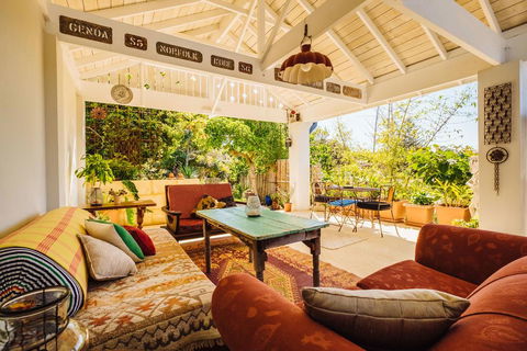 The Blue Beach House - Tourism Townsville 0