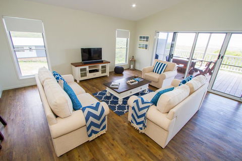 The Boat House - Tourism Townsville 0