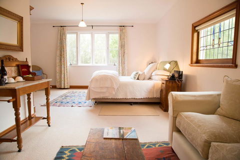 The Carriages Boutique Hotel And Vineyard - Tourism Townsville 1
