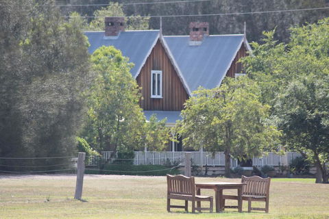 The Carriages Boutique Hotel And Vineyard - Tourism Townsville 0