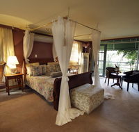 The Castle - Villa by the Sea - Tourism Townsville